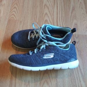 sketchers memory foam sneakers